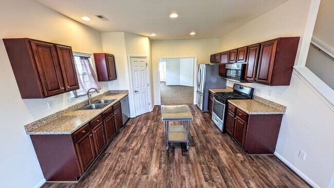 Building Photo - 3/2.5 House in Arden Near Long Shoals Exit