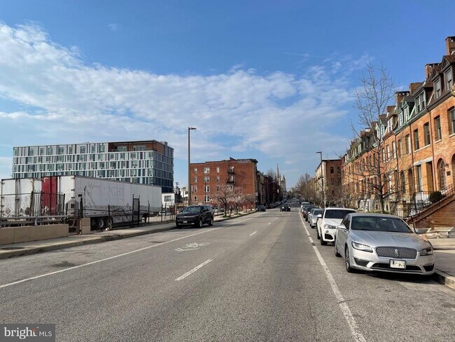 Building Photo - 1619 St Paul St