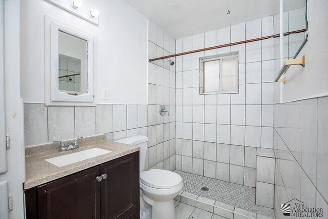 Building Photo - 276 S 17th Ave