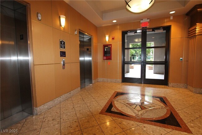 Building Photo - 26 E Serene Ave