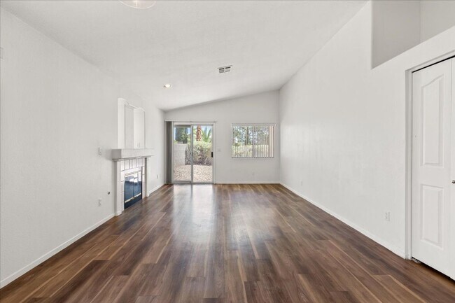 Building Photo - Summerlin North Amazing 3 Bedroom Home wit...