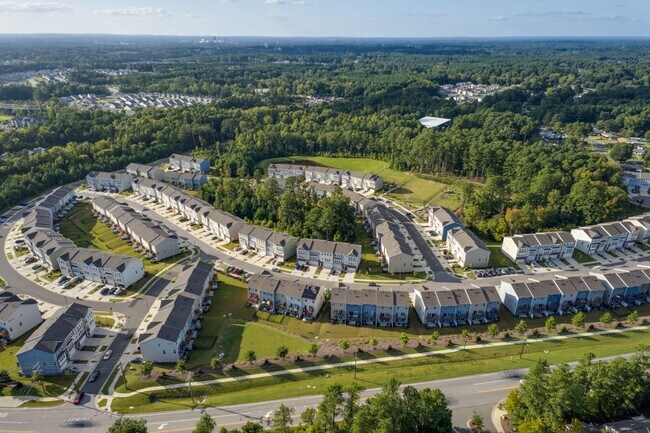 Building Photo - 1136 Commack Dr