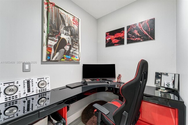 Building Photo - 1000 Brickell Plaza