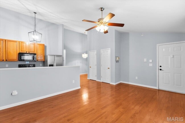 Building Photo - 729 Tower Grove Dr