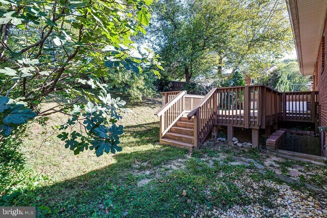 Building Photo - 869 Patrick Henry Dr