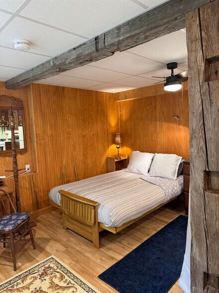 Building Photo - 529 Valley