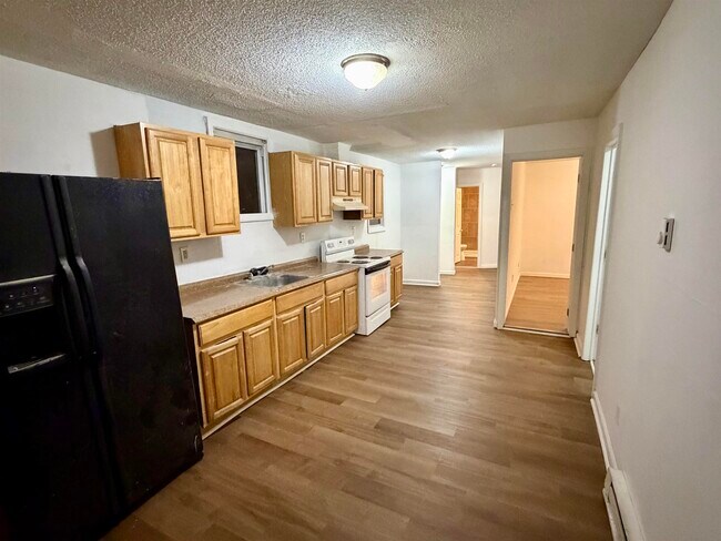 Building Photo - 37 N Massachusetts Ave