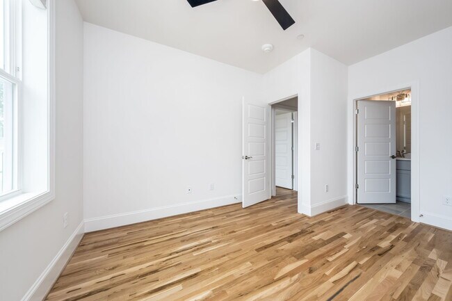 Building Photo - 3803 Lands End Ct