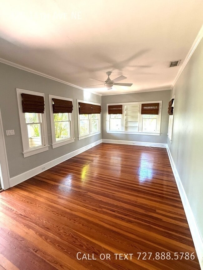 Building Photo - 325 14th Ave NE