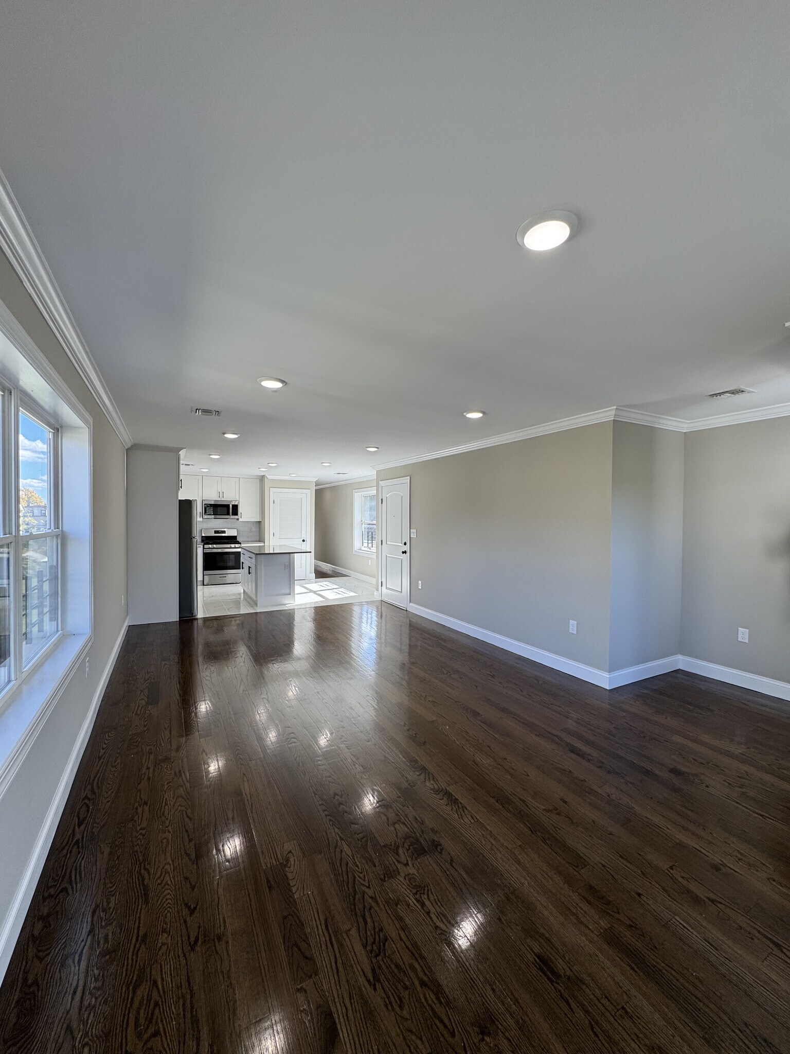 Building Photo - 515 Walnut St