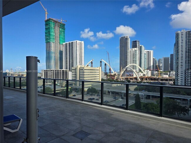 Building Photo - 1600 NE 1st Ave