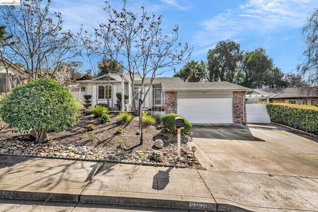 Building Photo - 909 Halite Way