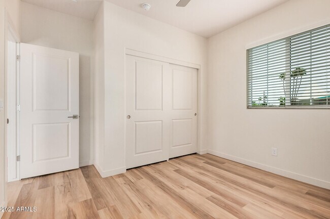 Building Photo - 6528 N 15th Dr