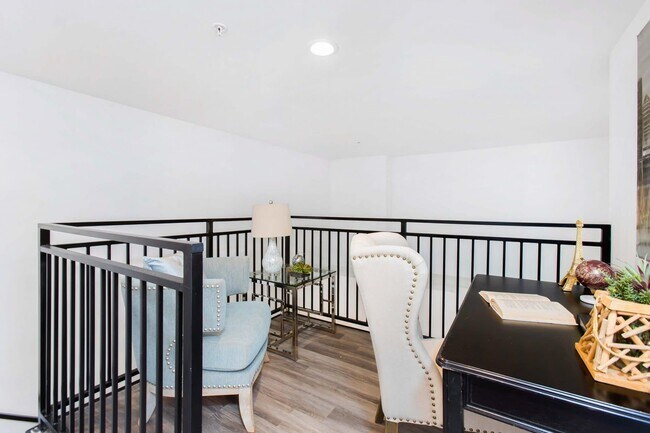 Building Photo - 161 S Normandie Ave