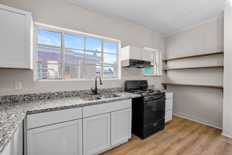 Building Photo - 2611 Pershing Dr