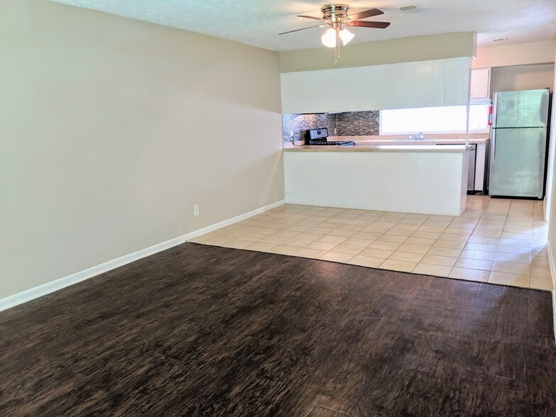 Regal Forest Apartments 5771 Trammell Rd Morrow GA 30260 Apartment