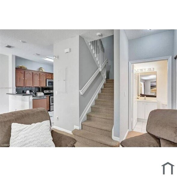 Building Photo - 1212 Santa Catalina Ln
