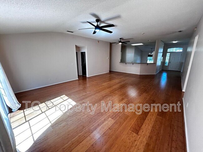 Building Photo - 1449 Blue Heron Ln N