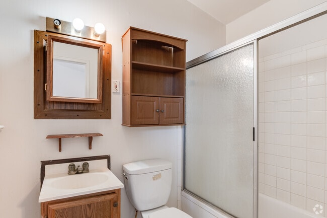 Interior Photo - 4431-4435 Holt Rd