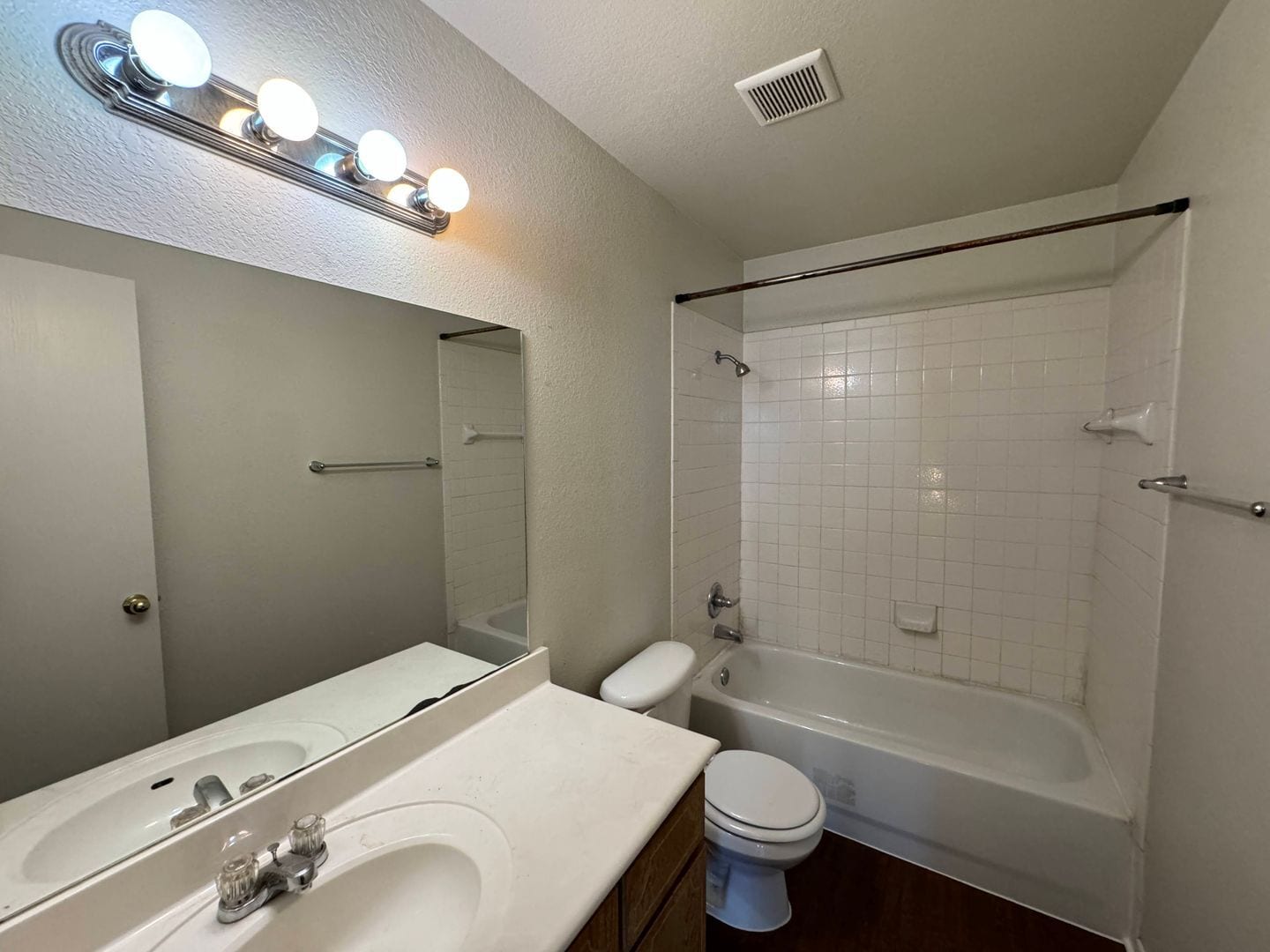 Building Photo - 404 Brittney Way