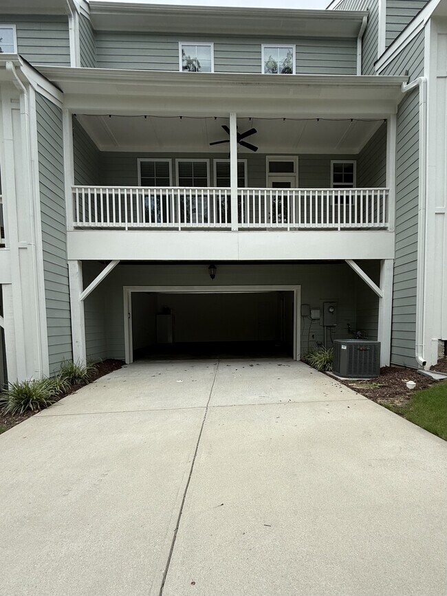 Building Photo - 704 Carraway Garden Dr