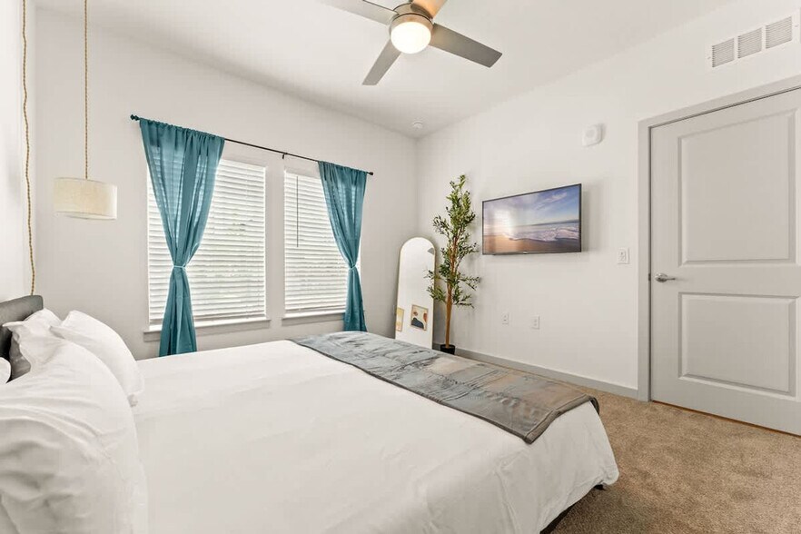 Building Photo - 14529 Star Water Rd