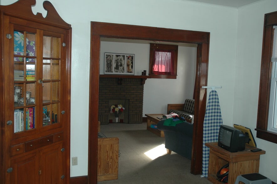 Building Photo - 724 1/2 McLane Ave