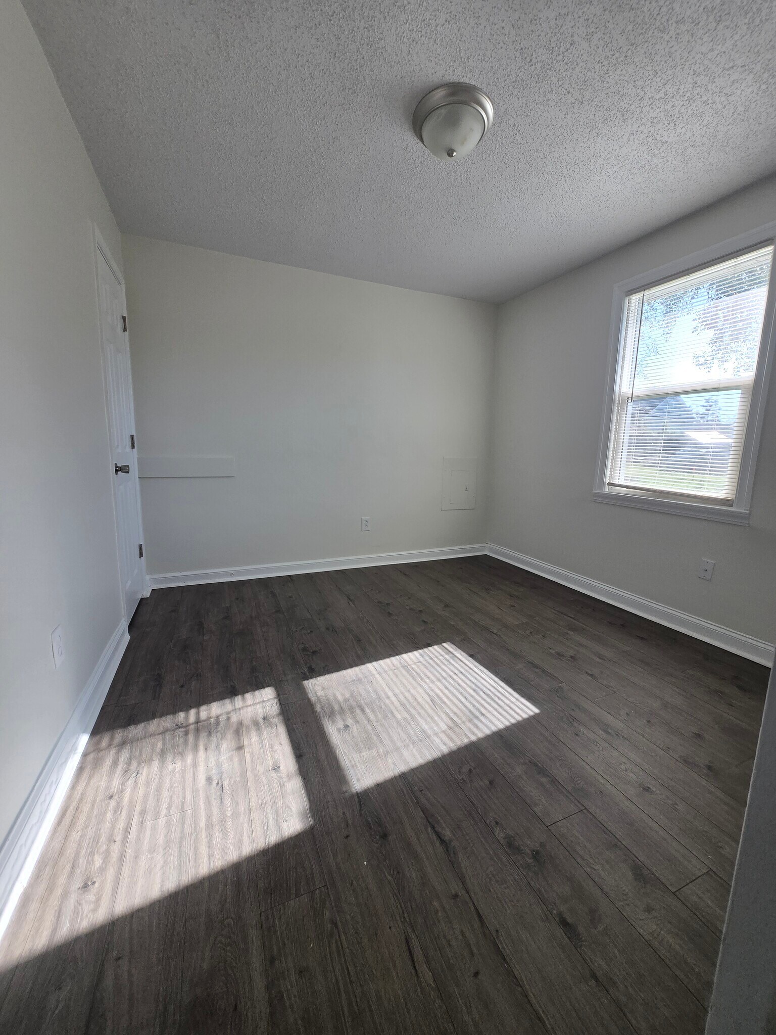 Building Photo - 617 Lexington Ave