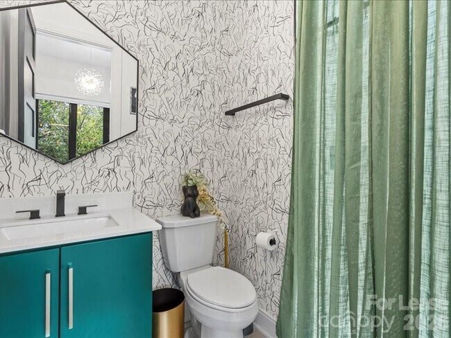 Building Photo - 815 E 36th St