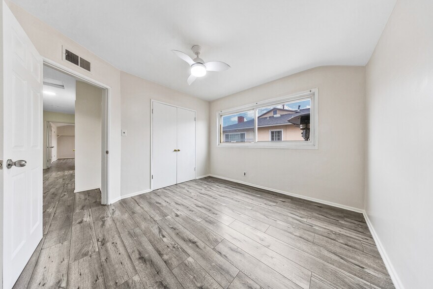 Building Photo - 6943 Nagle Ave