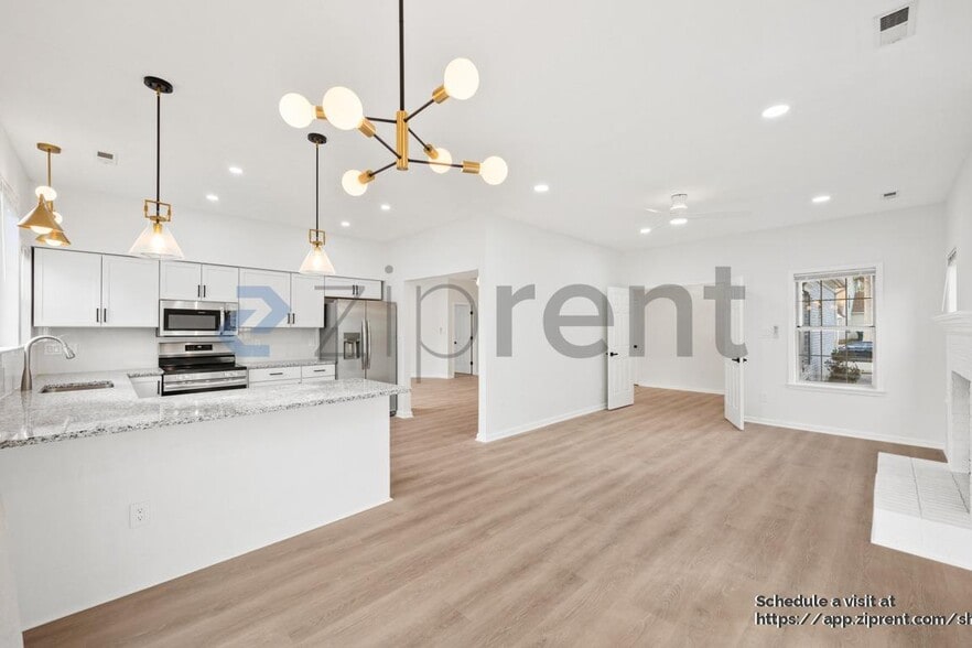 Building Photo - 952 Heathland Dr