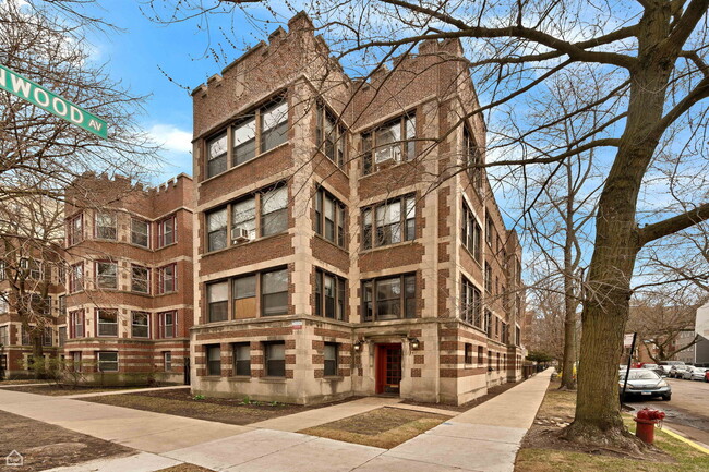 Primary Photo - 1347 E Hyde Park Blvd