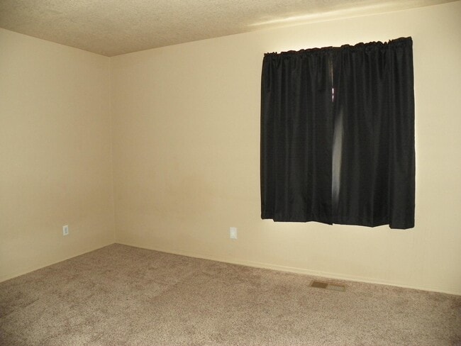 Building Photo - 1828 Chicoma Rd