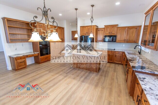 Building Photo - 13458 W Coronado Rd