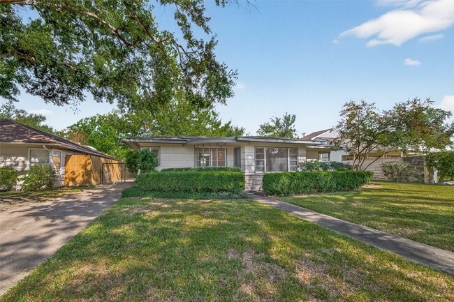 Building Photo - 3314 Westridge St