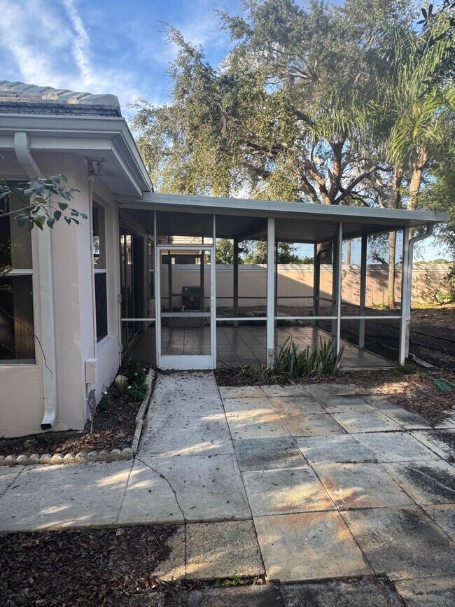 Building Photo - 900 Bear Island Cir