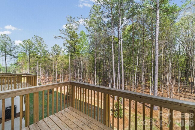 Building Photo - 1104 Bandon Dr