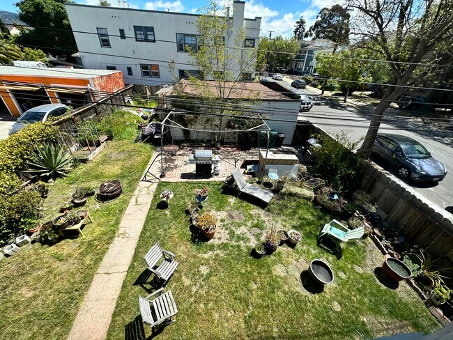 Building Photo - 778 61st St