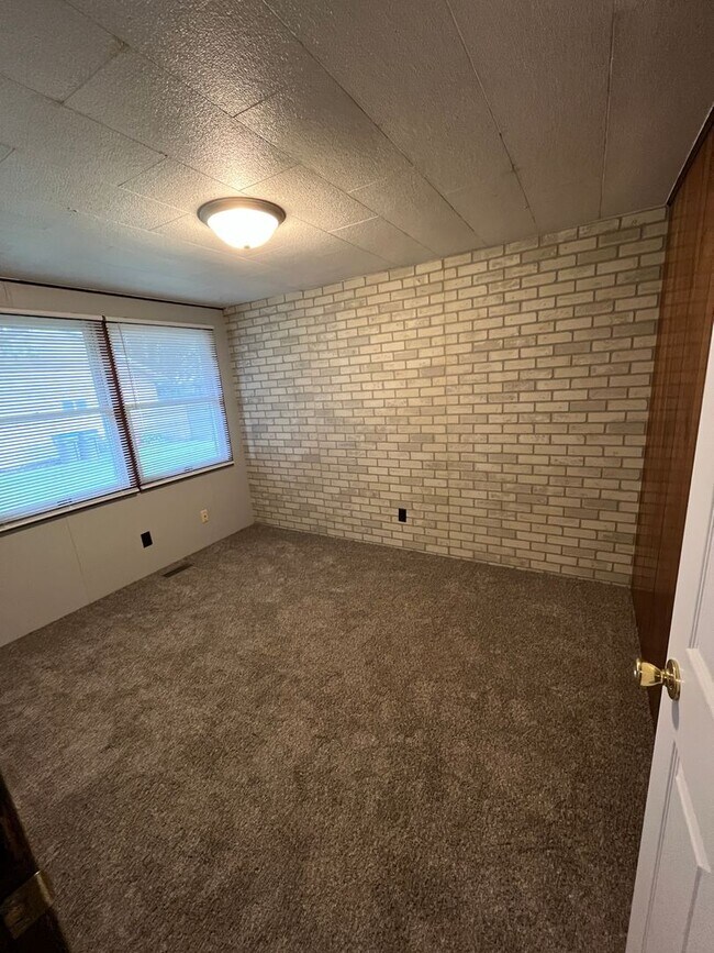 Building Photo - 406-408 Lincoln