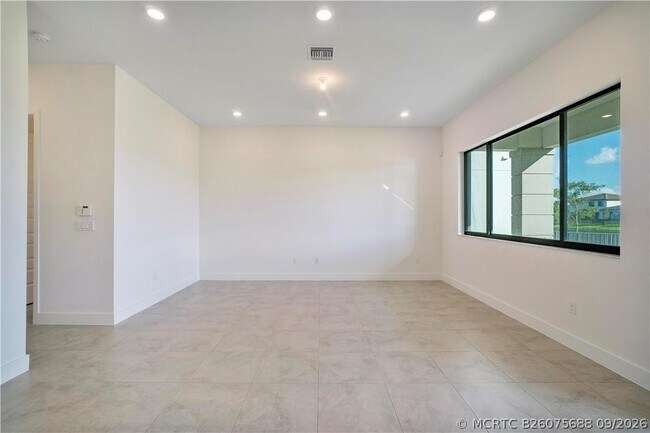 Building Photo - 10870 Oceano Wy