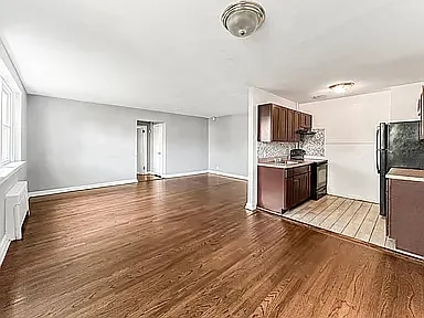 Building Photo - 6930 N Broad St