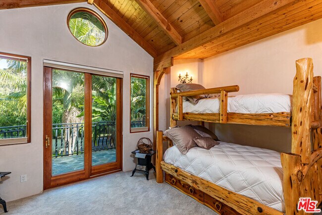 Building Photo - 6405 Bonsall Dr