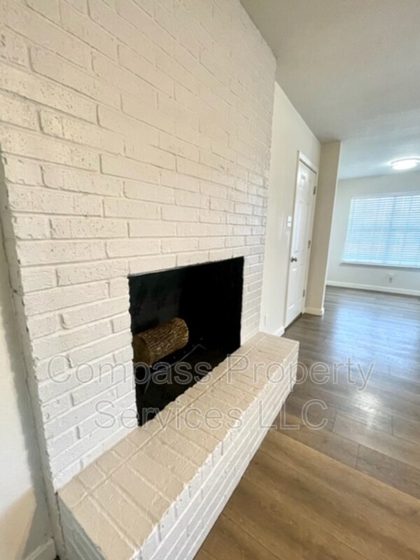 Building Photo - 501 Karnes Dr