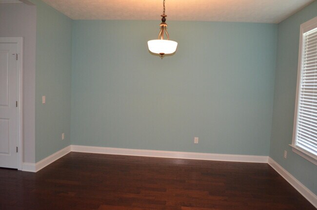 Building Photo - 519 Bunchgrass St