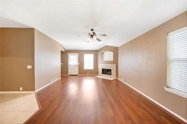 Building Photo - 5706 Baldwin Elm St