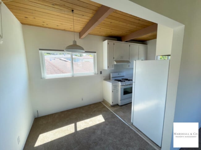 Building Photo - QUIET Charm. Upper1BR In Duplex. New featu...