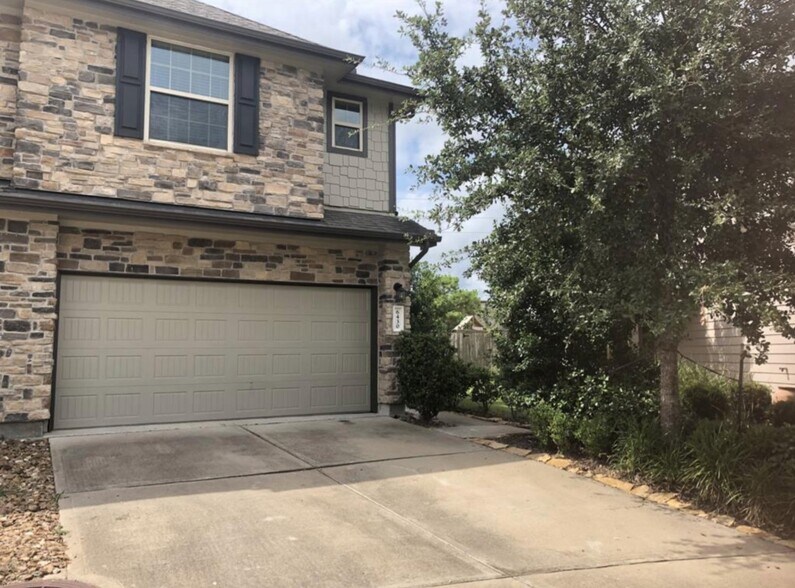 Building Photo - 6414 Haywards Crossing S Cir