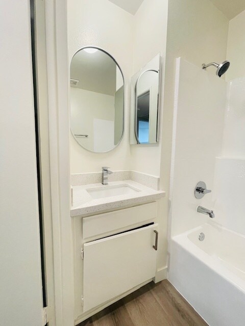 Building Photo - 112 S St Andrews Pl