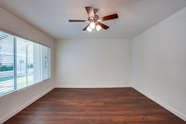 Building Photo - 920 Enterprise Ave