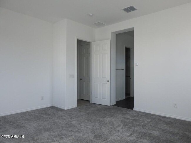 Building Photo - 479 E Watermelon Ln